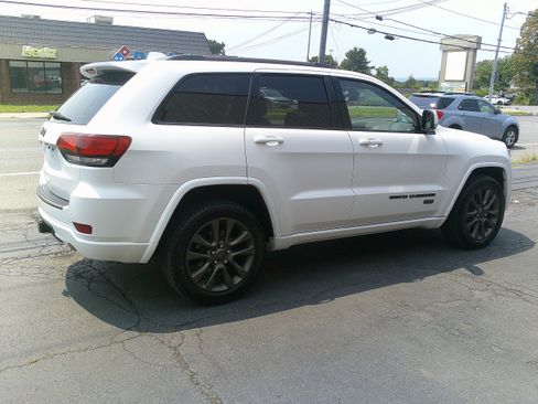 Used 2017 Jeep Grand Cherokee Limited 75th Anniversary AWD/4WD image 8