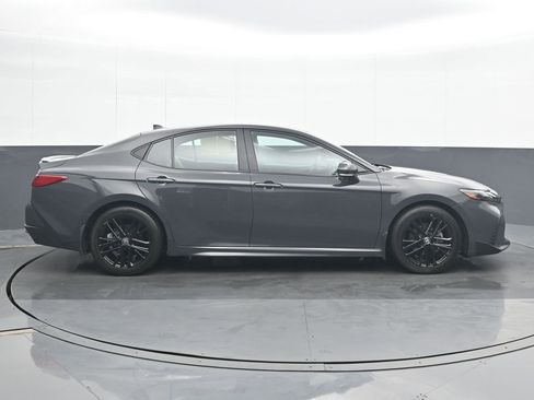 Used 2025 Toyota Camry XSE FWD image 7