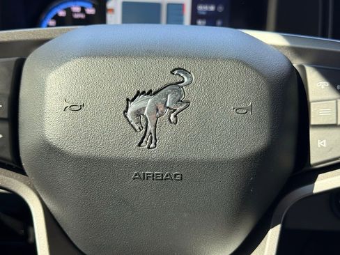 Used 2023 Ford Bronco Badlands w/ Sasquatch Package image 19