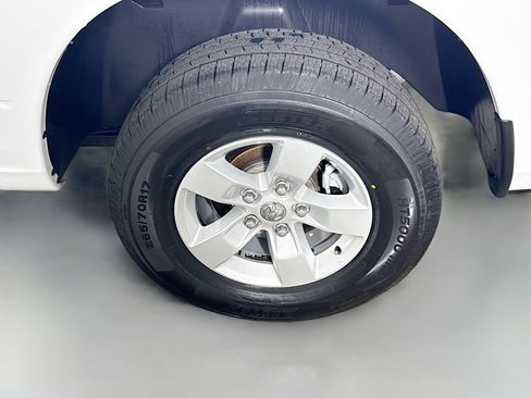 Used 2020 RAM 1500 Classic SLT image 36