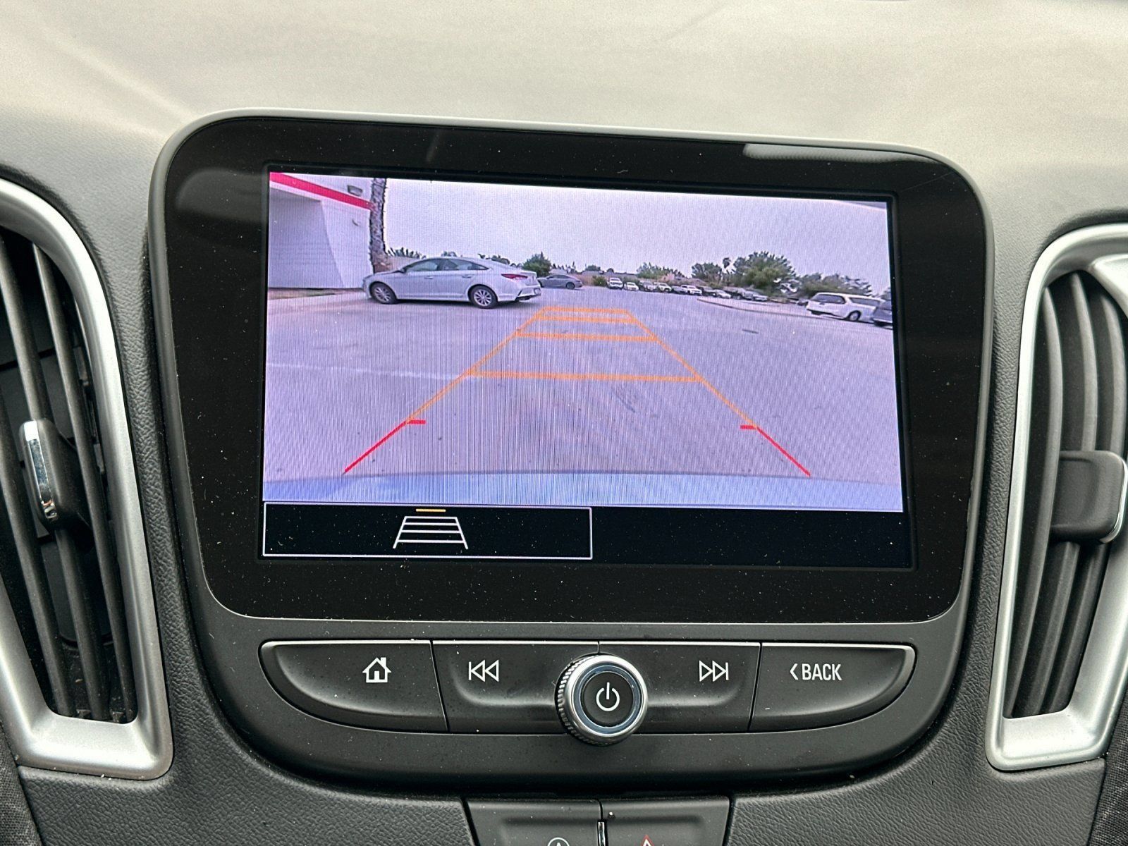 Used 2025 Chevrolet Malibu LT FWD image 20