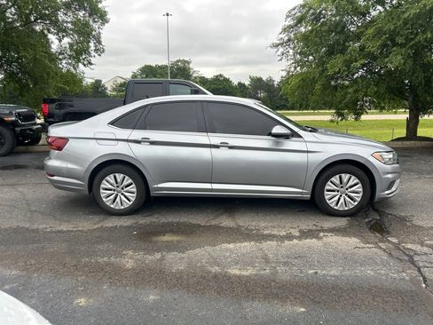 Used 2019 Volkswagen Jetta S w/ Driver Assistance Package FWD image 2