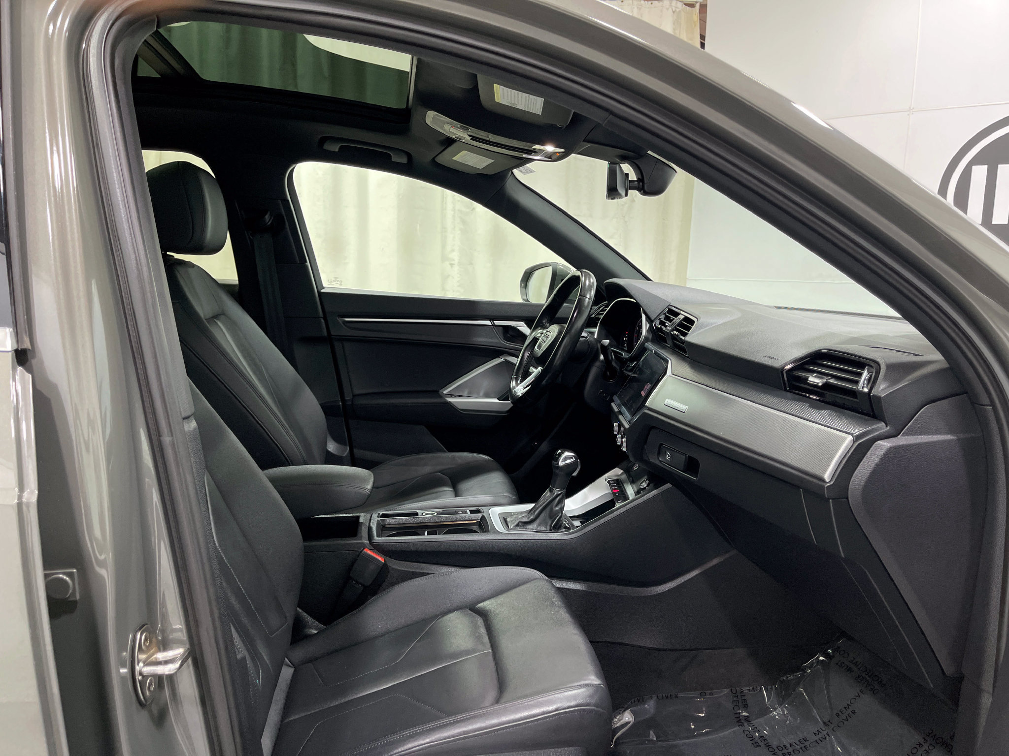 Used 2020 Audi Q3 2.0T Premium Plus AWD/4WD image 32