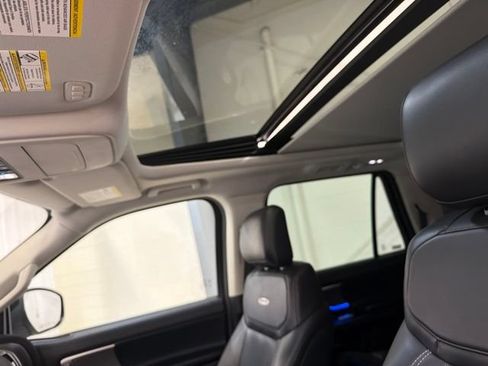 Used 2025 Ford Expedition Max Platinum AWD/4WD image 20
