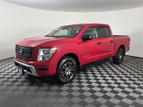 Used 2024 Nissan Titan SV w/ SV Convenience Package image 9