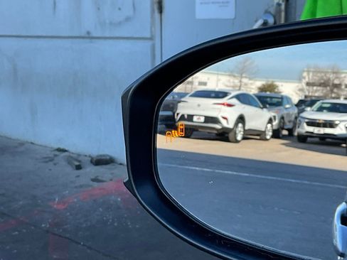 Used 2025 Toyota Prius LE image 18