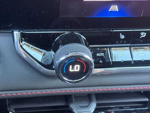 Used 2024 Chevrolet Colorado Z71 w/ Z71 Convenience Package 2 image 29