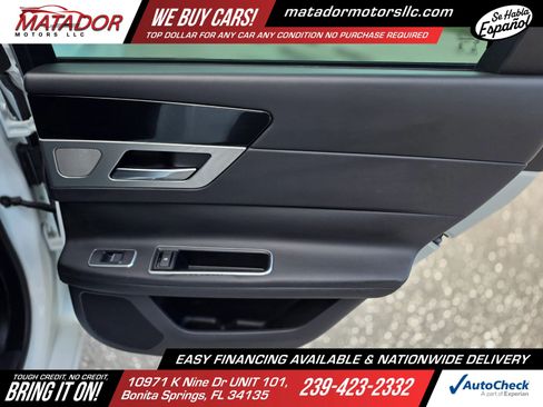 Used 2017 Jaguar XF Premium RWD image 18