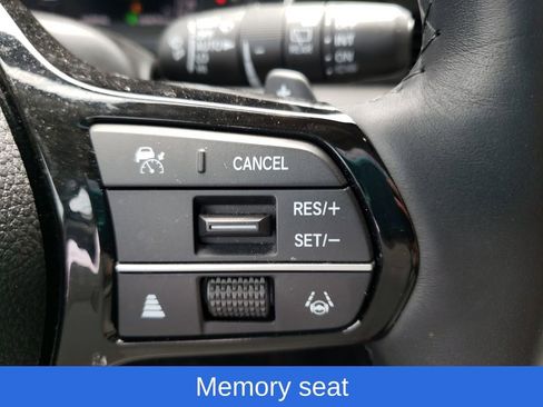 Used 2025 Honda Pilot Elite image 16