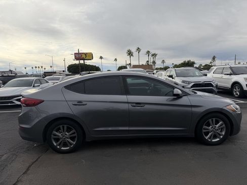 Used 2018 Hyundai Elantra SEL image 12
