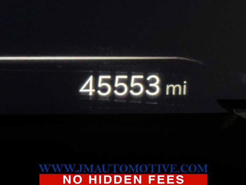 Used 2023 Genesis G70 2.0T AWD/4WD image 21