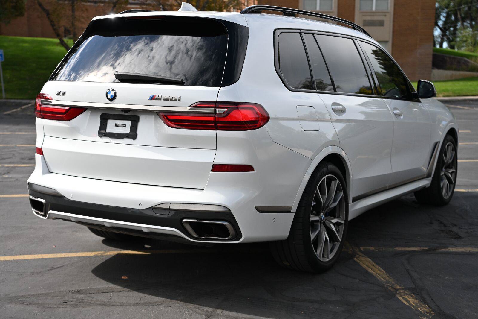 Used 2022 BMW X7 M50i AWD/4WD image 5