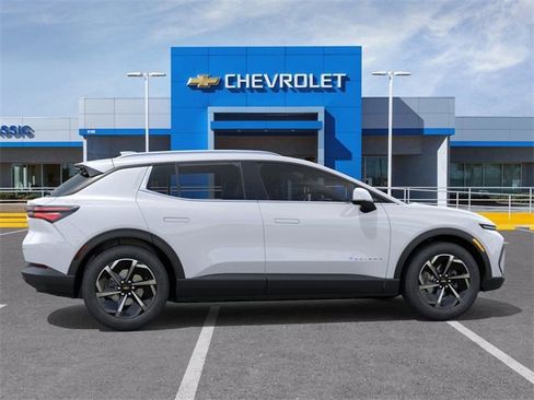 New 2026 Chevrolet Equinox EV LT image 5