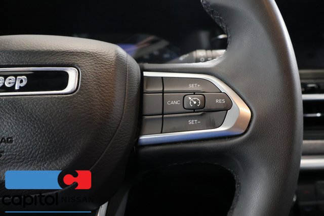 Used 2024 Jeep Compass Latitude AWD/4WD image 17