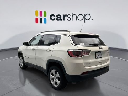 Used 2018 Jeep Compass Latitude w/ Popular Equipment Group AWD/4WD image 3