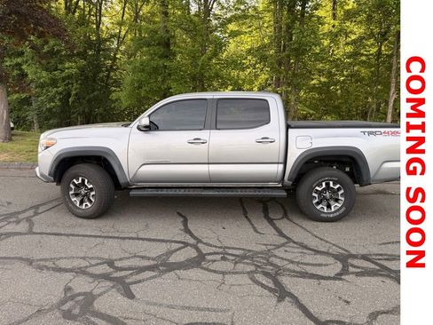 Used 2016 Toyota Tacoma TRD Off-Road w/ Towing Package AWD/4WD image 5