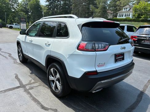 Used 2020 Jeep Cherokee Limited w/ Luxury Group AWD/4WD image 9