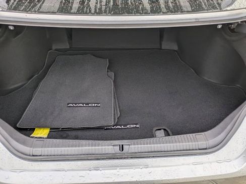 Used 2019 Toyota Avalon XSE image 28