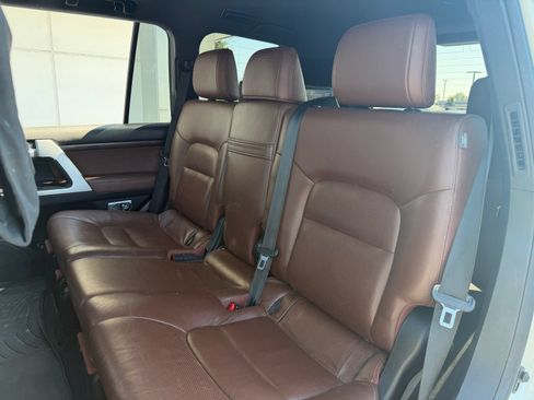 Used 2016 Toyota Land Cruiser AWD/4WD image 16