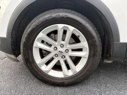 Used 2017 Ford Explorer Base 4D Sport Utility image 11