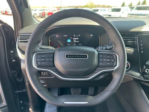 Used 2024 Jeep Wagoneer L Series II w/ Flexible Seating Group AWD/4WD image 14