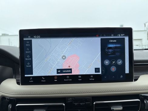 Certified 2023 Lincoln Nautilus Reserve image 24