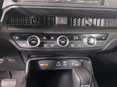 Used 2025 Honda CR-V EX image 18