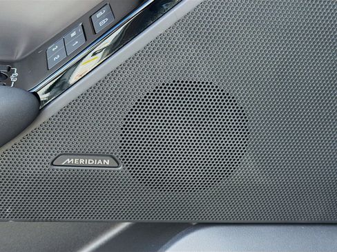 Used 2024 Land Rover Range Rover Velar Dynamic SE image 24