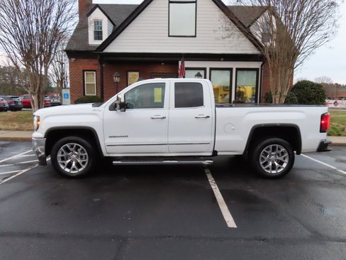 Used 2017 GMC Sierra 1500 SLT w/ Enhanced Driver Alert Package image 3