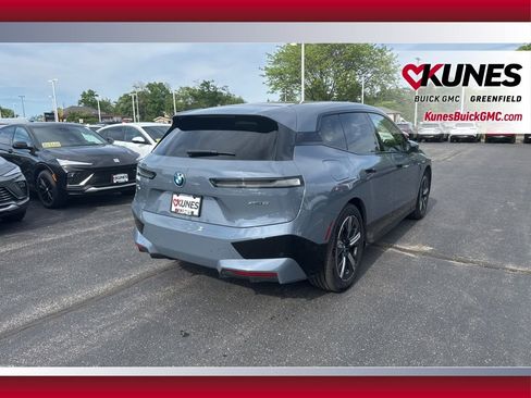 Used 2022 BMW iX xDrive50 w/ Premium Package AWD/4WD image 8