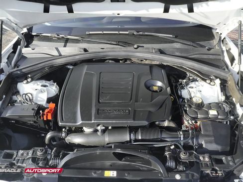 Used 2019 Jaguar F-PACE Premium image 14