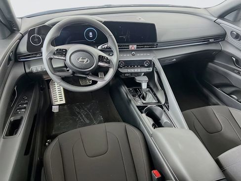 New 2025 Hyundai Elantra SEL image 19