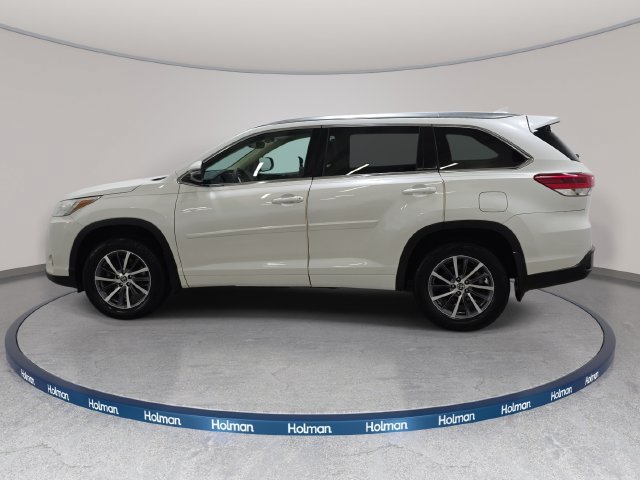 Used 2018 Toyota Highlander XLE AWD/4WD image 9