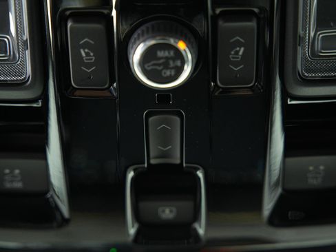 New 2026 GMC Yukon XL AT4 w/ AT4 Premium Plus Package AWD/4WD image 48
