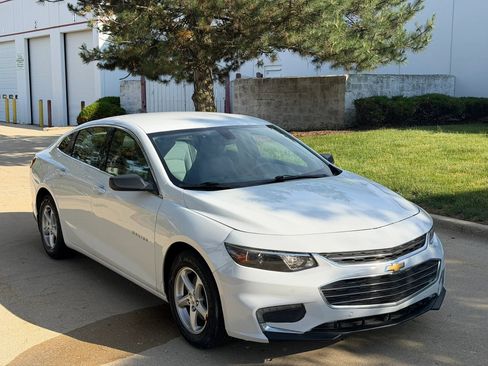 Used 2016 Chevrolet Malibu LS FWD image 3