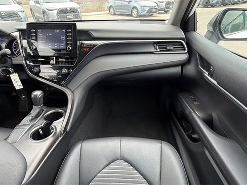 Used 2024 Toyota Camry SE image 42