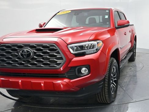 Used 2020 Toyota Tacoma TRD Sport image 3