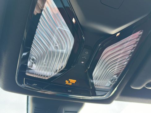 Used 2025 BMW 330i Base w/ M Sport Package image 37