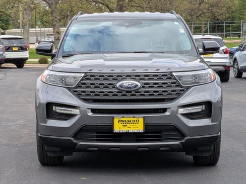 Used 2024 Ford Explorer XLT w/ Equipment Group 202A AWD/4WD image 2