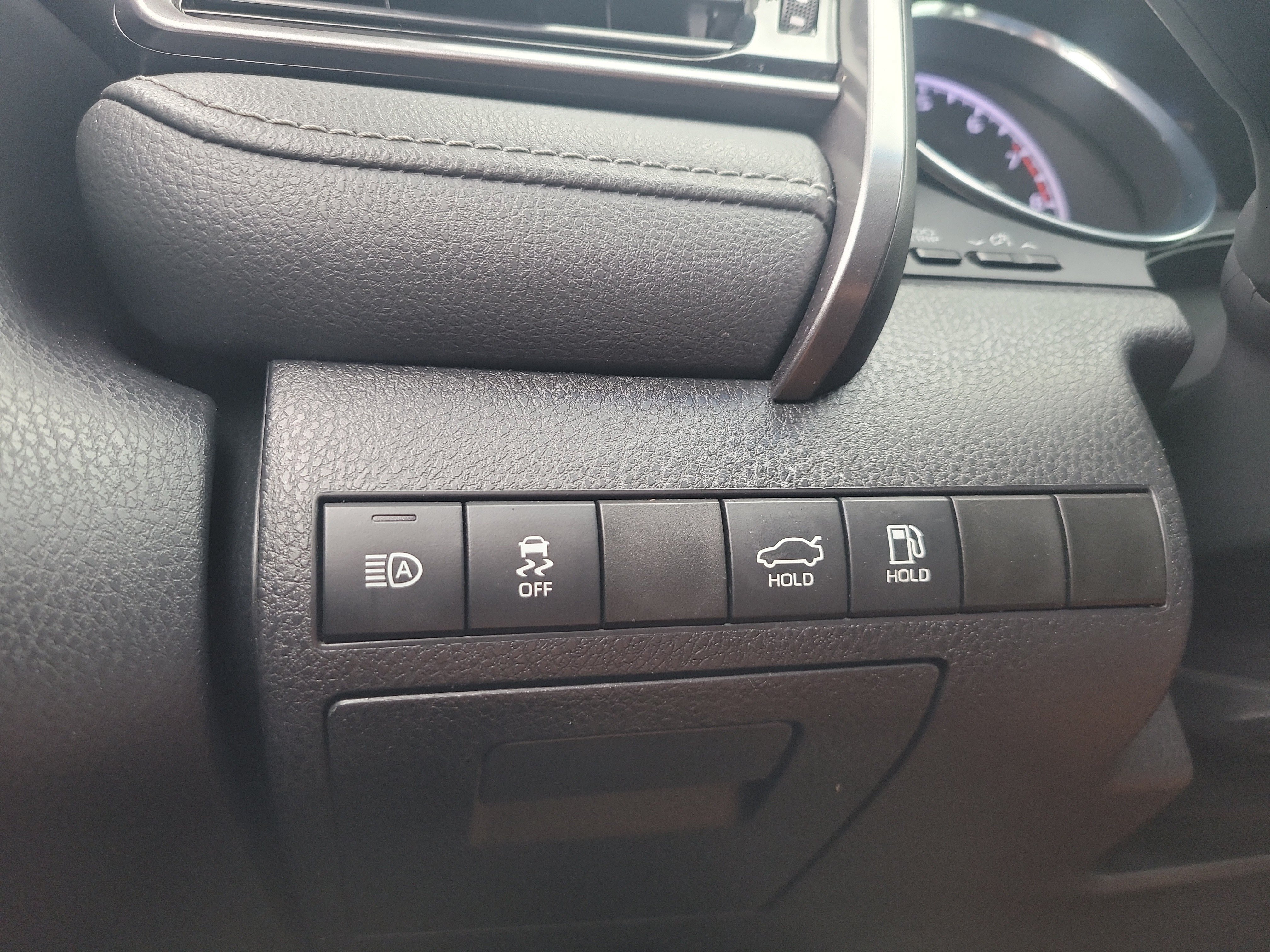 Used 2019 Toyota Camry SE FWD image 31