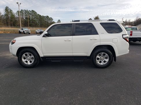 Used 2019 Toyota 4Runner 2WD image 6