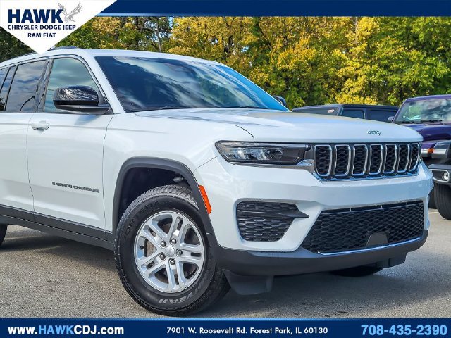 Certified 2025 Jeep Grand Cherokee Laredo AWD/4WD image 2
