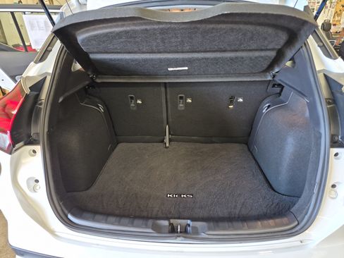 Used 2024 Nissan Kicks SR w/ SR Premium Package FWD image 14