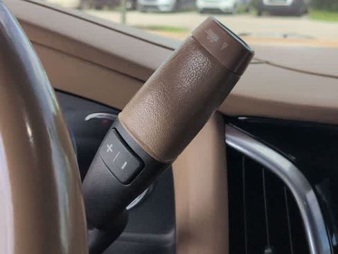 Used 2019 Cadillac Escalade ESV Platinum AWD/4WD image 32