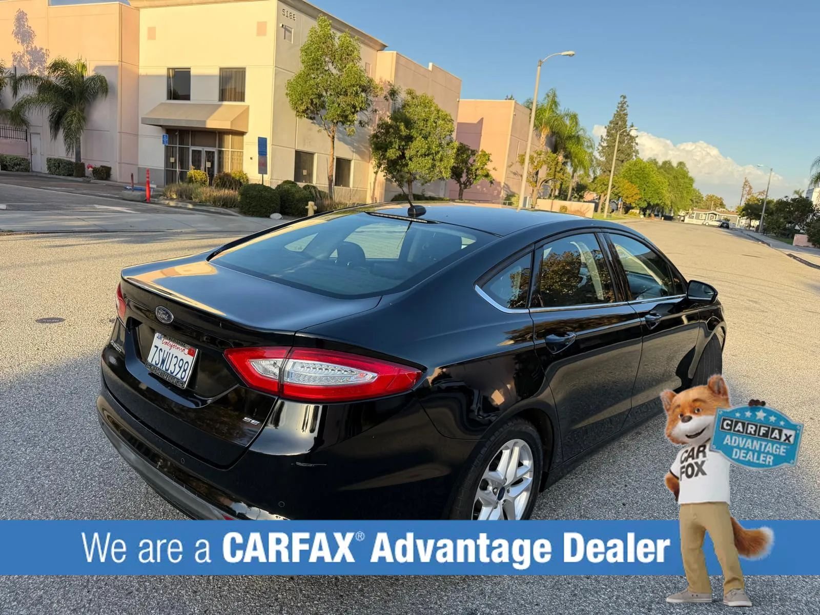 Used 2016 Ford Fusion SE FWD image 5