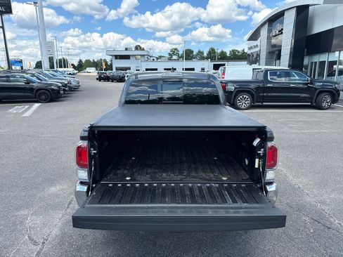 Used 2023 Toyota Tacoma TRD Off-Road AWD/4WD image 10
