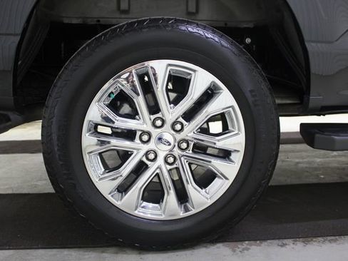 Used 2025 Ford F150 Lariat w/ Equipment Group 501A Mid image 29