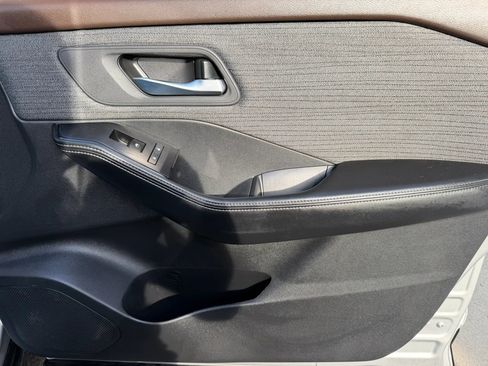 Used 2021 Nissan Rogue SV image 8