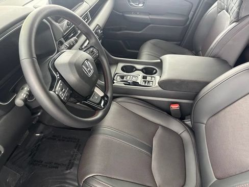 Used 2026 Honda Pilot Touring image 25