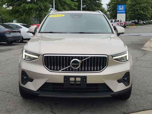 Used 2023 Volvo XC40 B4 Ultimate FWD image 8